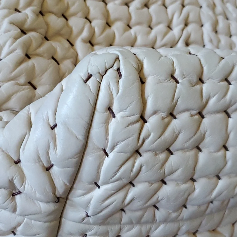 EUC Bottega Veneta Quiet Luxury Bag - Picture 8 of 16